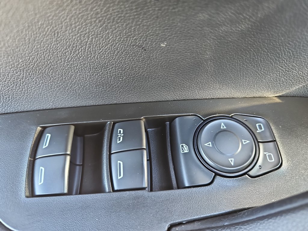 Used 2025 Chevrolet Blazer LT FWD image 28