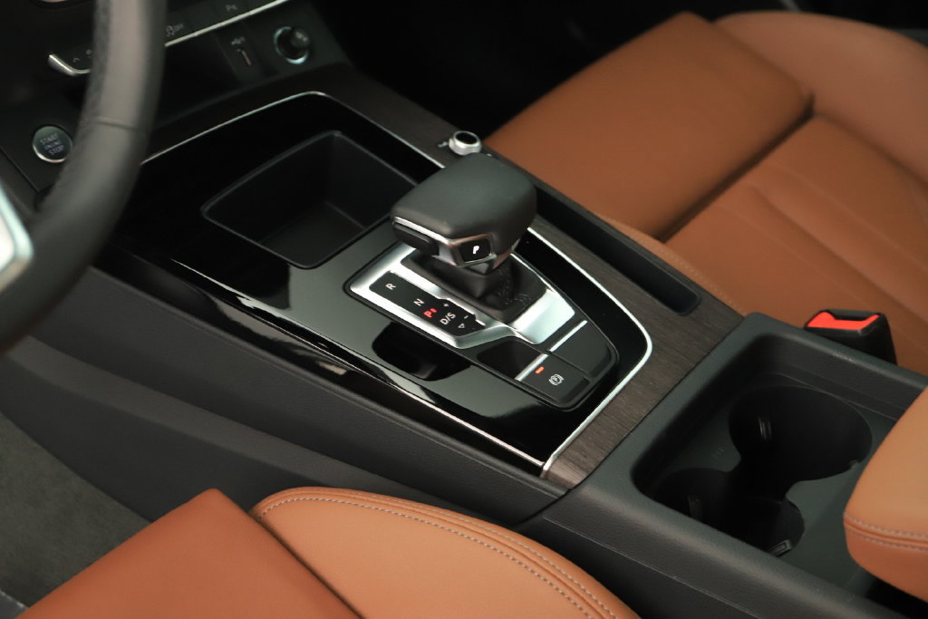 Certified 2024 Audi Q5 e Premium w/ Convenience Package AWD/4WD image 17