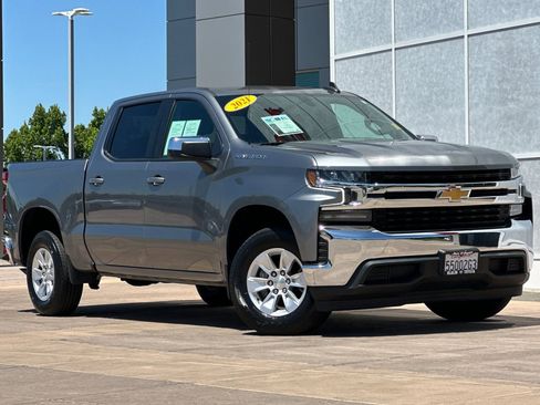 Used 2021 Chevrolet Silverado 1500 LT w/ Bed Protection Package RWD image 2