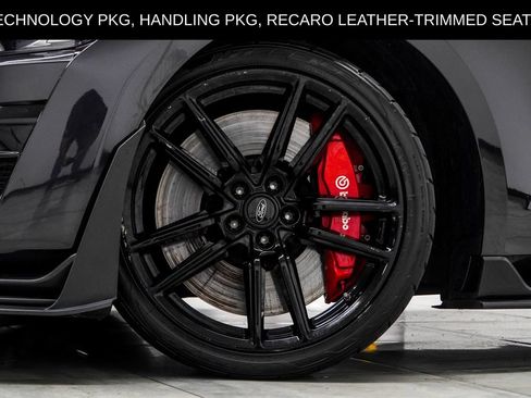 Used 2022 Ford Mustang Shelby GT500 w/ Technology Package RWD image 6