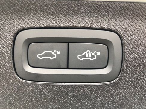 New 2026 Volvo XC90 T8 Plus image 40