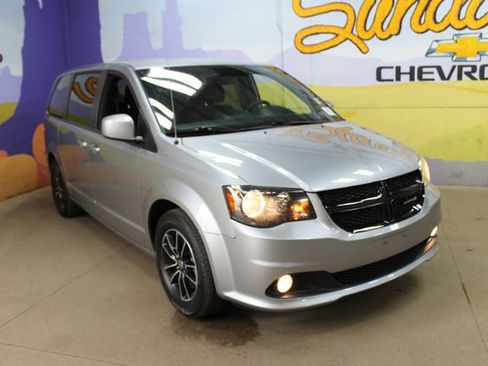 Used 2019 Dodge Grand Caravan SE FWD image 4