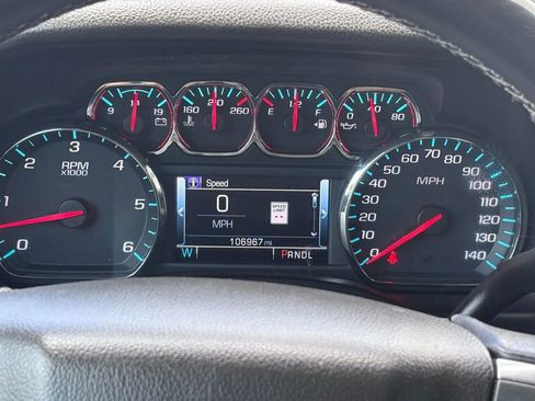 Used 2018 Chevrolet Suburban LT RWD image 13