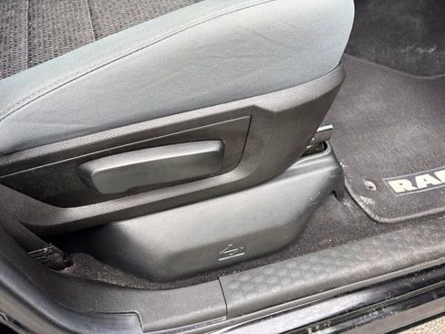 Used 2019 RAM 1500 Classic Warlock AWD/4WD image 40