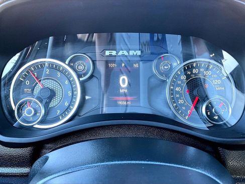 Used 2024 RAM 2500 Big Horn w/ Sport Appearance Package image 21