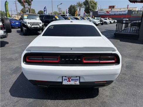 Used 2019 Dodge Challenger SXT image 13