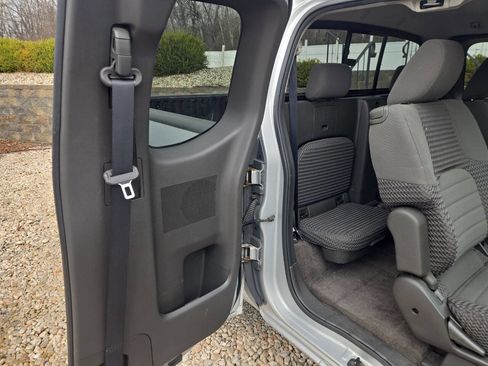 Used 2011 Nissan Frontier SV w/ SV Premium Utility Pkg image 26