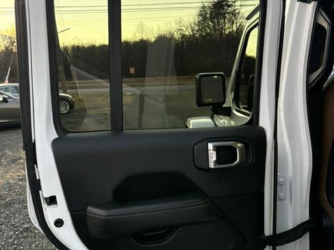 Used 2021 Jeep Gladiator Rubicon image 15