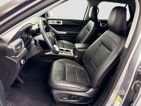 Used 2023 Ford Explorer Limited w/ Equipment Group 301A image 18