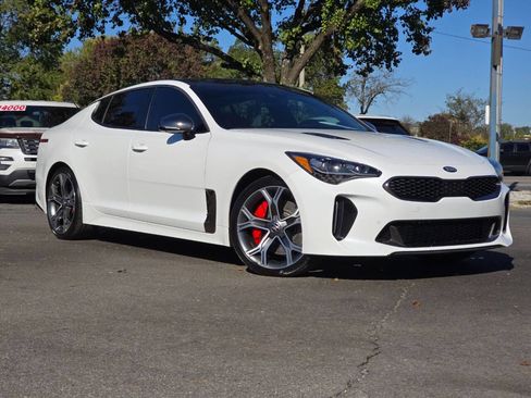 Used 2019 Kia Stinger GT2 image 1