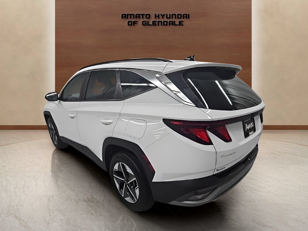 Certified 2025 Hyundai Tucson SEL AWD/4WD image 4