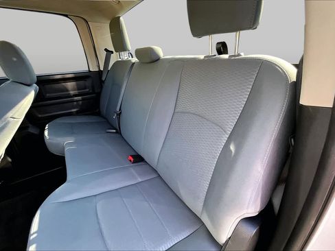 Used 2015 RAM 1500 Express RWD image 20