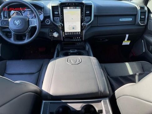 Used 2024 RAM 1500 Laramie AWD/4WD image 8