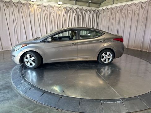 Used 2013 Hyundai Elantra GLS w/ Preferred Pkg FWD image 8