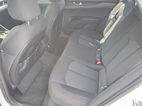 Used 2022 Kia K5 LXS FWD image 10