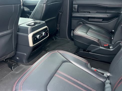 Used 2024 Ford Expedition Limited image 9