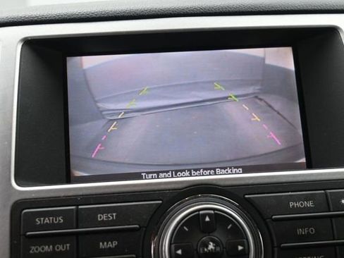 Used 2010 INFINITI QX56 4WD w/ Technology Pkg image 18