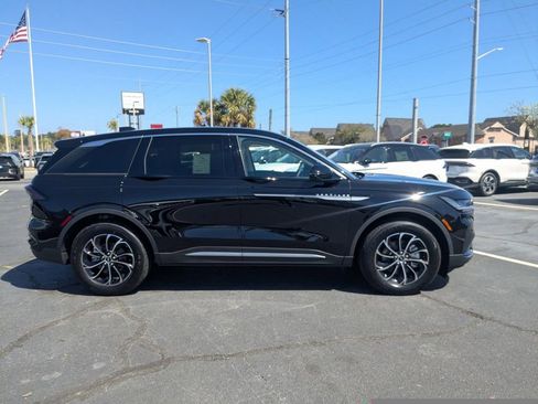 New 2026 Lincoln Nautilus Premier image 3