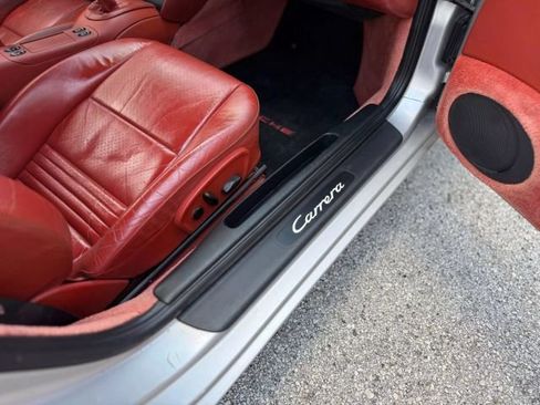 Used 2001 Porsche 911 Carrera 4 image 33