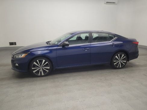 Used 2020 Nissan Altima 2.5 SR w/ Premium Package image 2