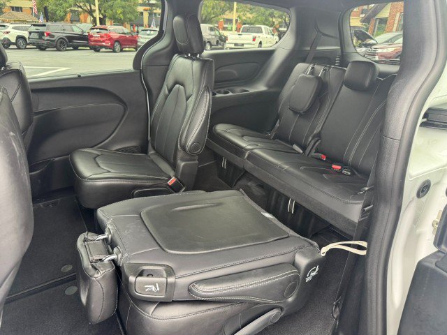 Used 2026 Chrysler Pacifica Select FWD image 34