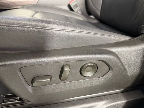 Used 2025 Chevrolet Silverado 2500 LTZ w/ LTZ Convenience Package image 25