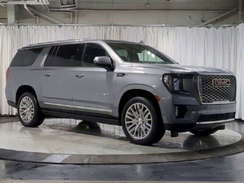Used 2023 GMC Yukon XL Denali w/ Max Trailering Package image 2