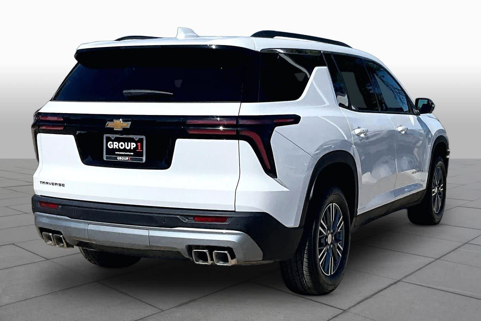 Used 2026 Chevrolet Traverse LT w/ Driver Confidence Package FWD image 13