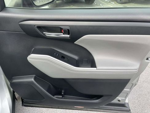 Used 2019 Toyota Highlander Plus image 47