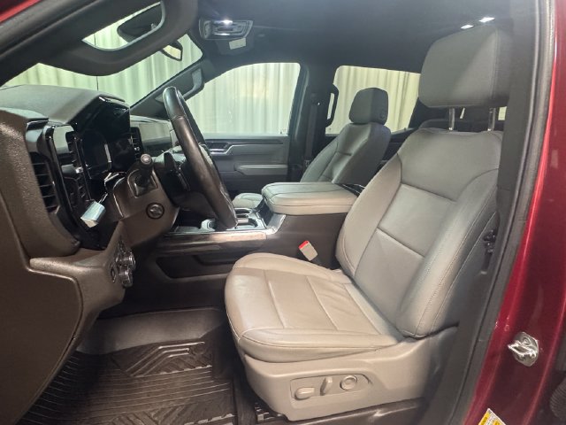 Used 2025 Chevrolet Silverado 1500 LTZ AWD/4WD image 19