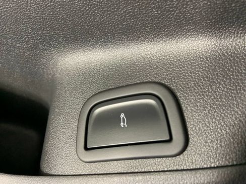 Used 2025 GMC Acadia Elevation AWD/4WD image 32