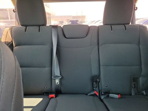 Used 2018 Jeep Wrangler Unlimited Sport S AWD/4WD image 17