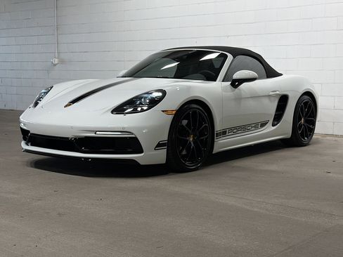 Certified 2025 Porsche 718 Boxster RWD image 1