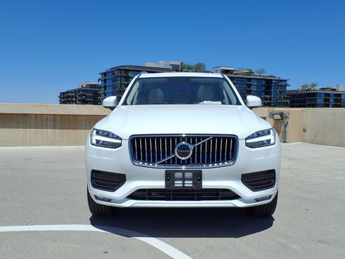 Used 2020 Volvo XC90 T6 Momentum AWD/4WD image 2
