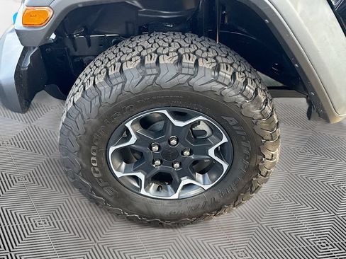 Used 2023 Jeep Wrangler Unlimited Rubicon 4xe w/ Cold Weather Group AWD/4WD image 34