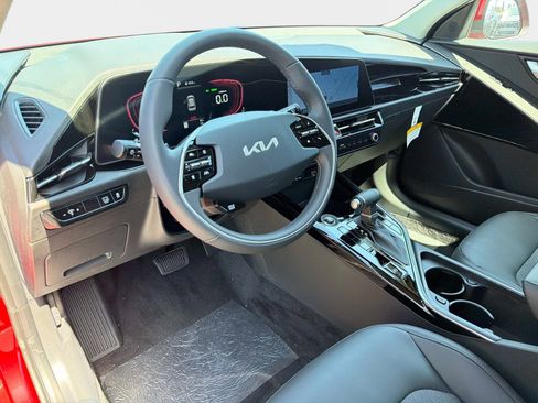 New 2026 Kia Niro EX FWD image 18
