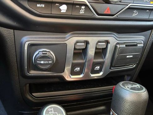 Certified 2020 Jeep Wrangler Sport image 52