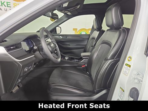 Used 2023 Jeep Grand Cherokee L Laredo image 11