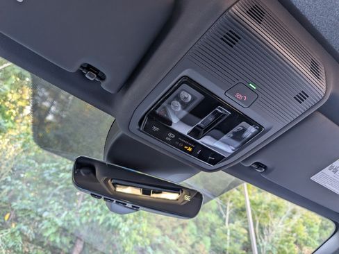 Used 2023 Volkswagen ID.4 Pro S AWD/4WD image 31