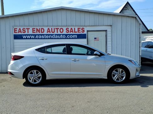 Used 2019 Hyundai Elantra SEL w/ Cargo Package FWD image 2