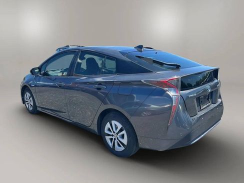 Used 2017 Toyota Prius Two w/ Prius Two Safety Plus Package FWD image 5