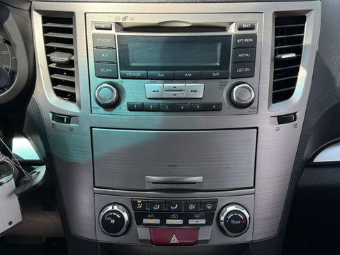 Used 2013 Subaru Legacy 2.5i Premium w/ All-Weather Pkg AWD/4WD image 25