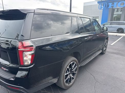 Used 2024 Chevrolet Suburban RST w/ Luxury Package AWD/4WD image 3