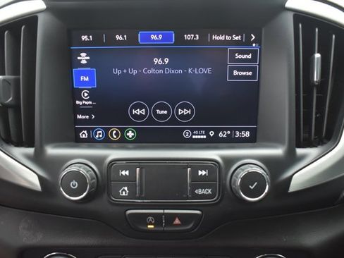 Used 2022 GMC Terrain SLT image 25