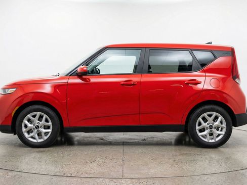 Used 2025 Kia Soul LX w/ LX Technology Package FWD image 5