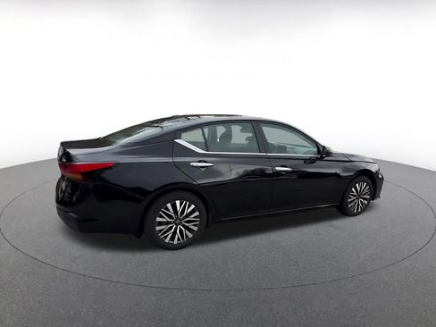Used 2025 Nissan Altima 2.5 SV image 15