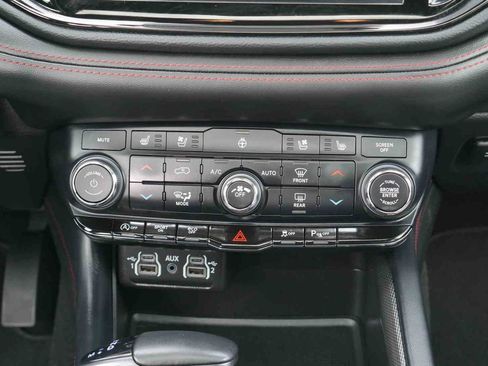 Certified 2024 Dodge Durango GT image 8