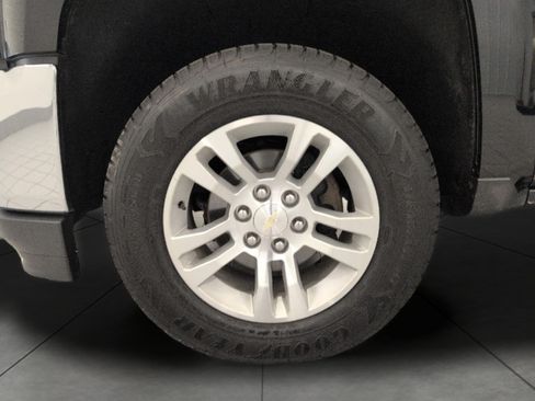 Used 2017 Chevrolet Silverado 1500 LT w/ Max Trailering Package AWD/4WD image 3