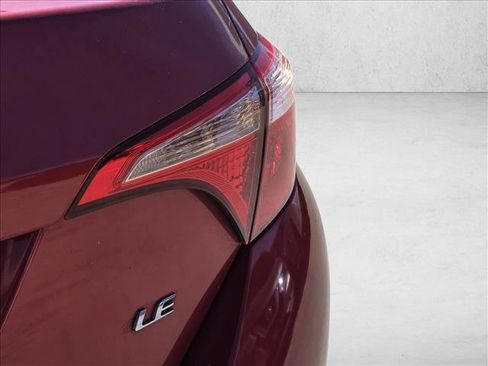 Used 2018 Toyota Corolla LE image 10