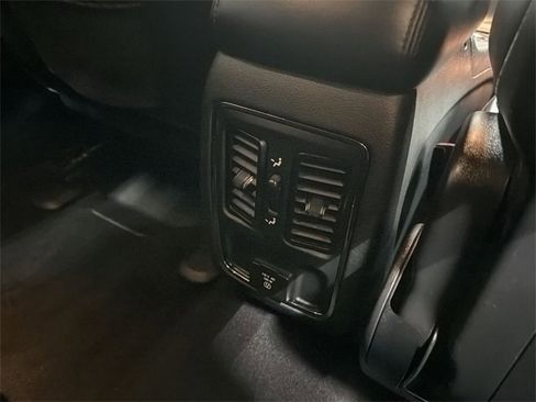 Used 2020 Jeep Grand Cherokee Altitude image 17